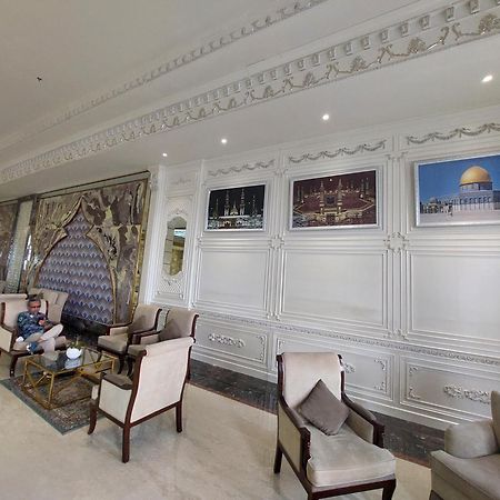 Grand Qin Hotel Banjarbaru Buitenkant foto