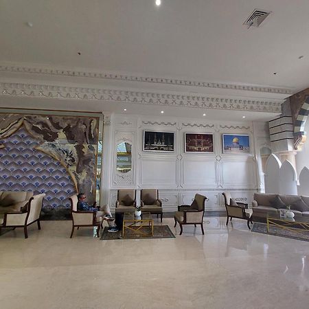Grand Qin Hotel Banjarbaru Buitenkant foto