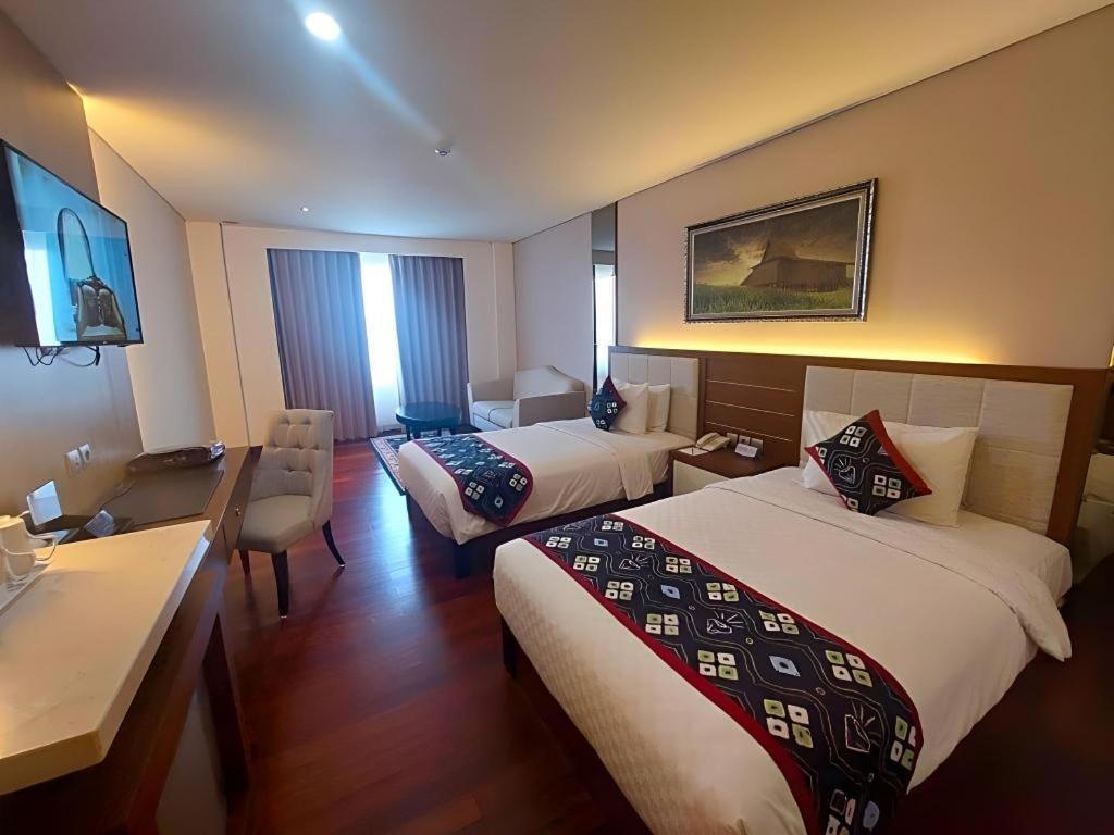 Grand Qin Hotel Banjarbaru Buitenkant foto