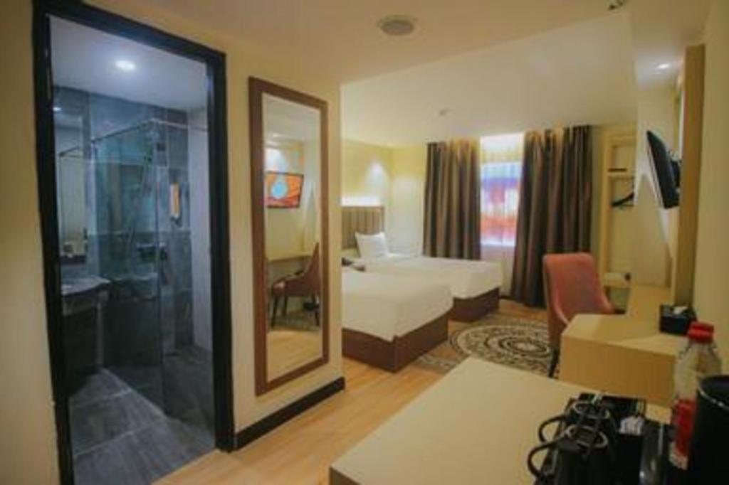 Grand Qin Hotel Banjarbaru Buitenkant foto