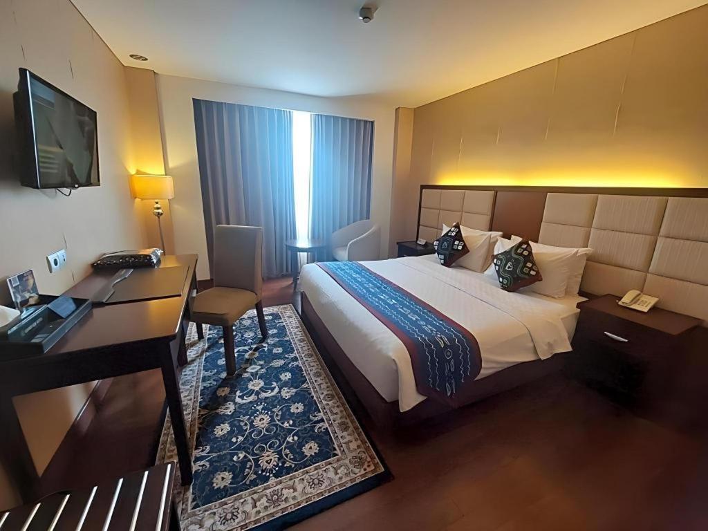 Grand Qin Hotel Banjarbaru Buitenkant foto