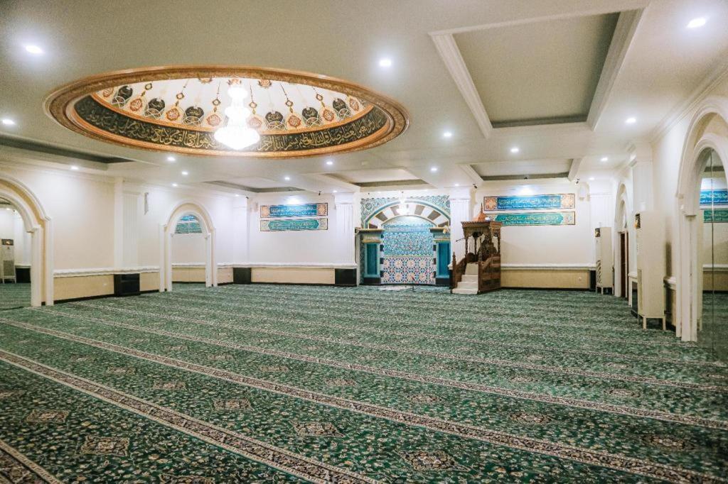 Grand Qin Hotel Banjarbaru Buitenkant foto